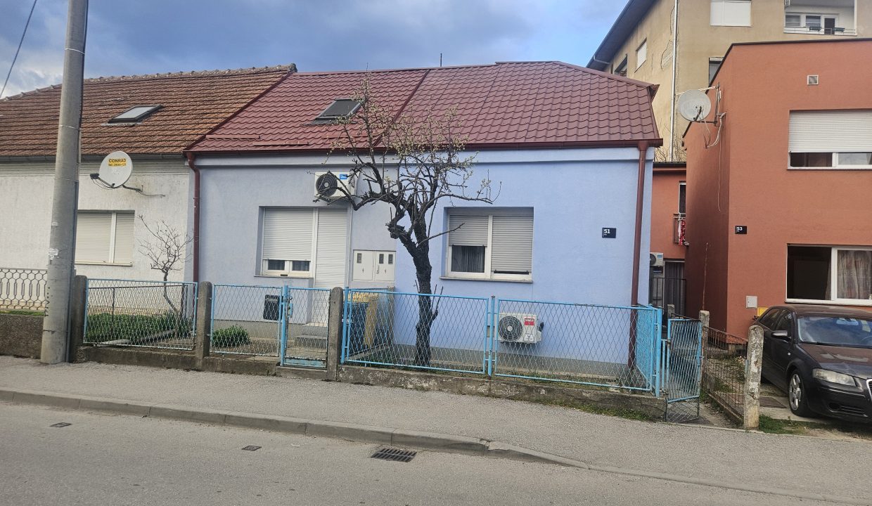 1000142740