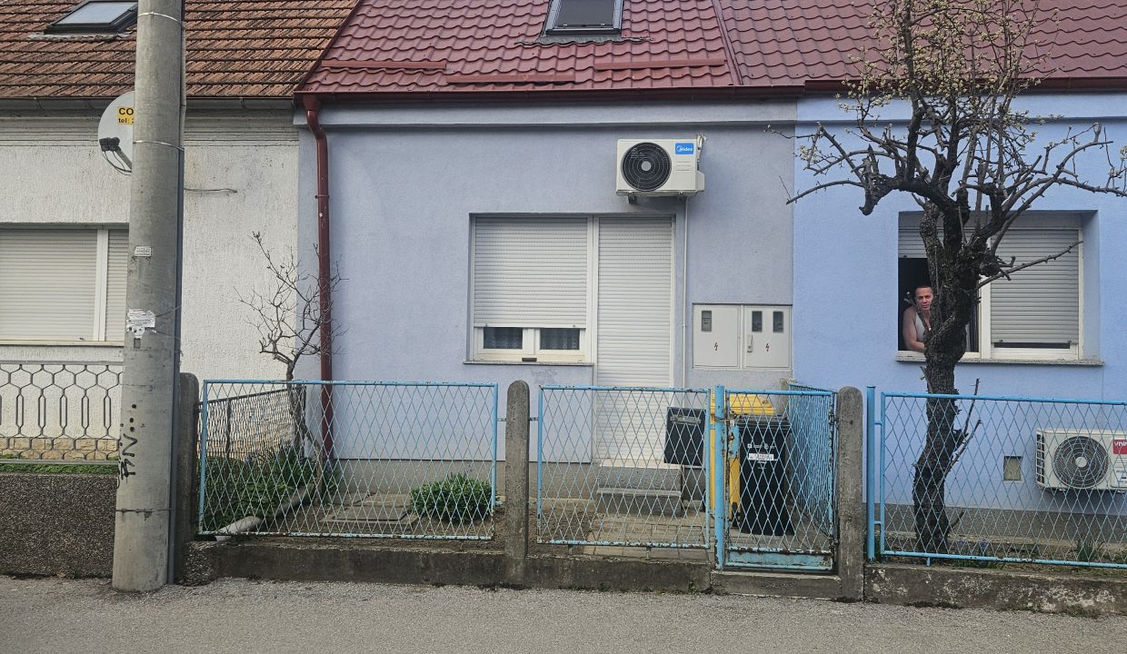 1000142741
